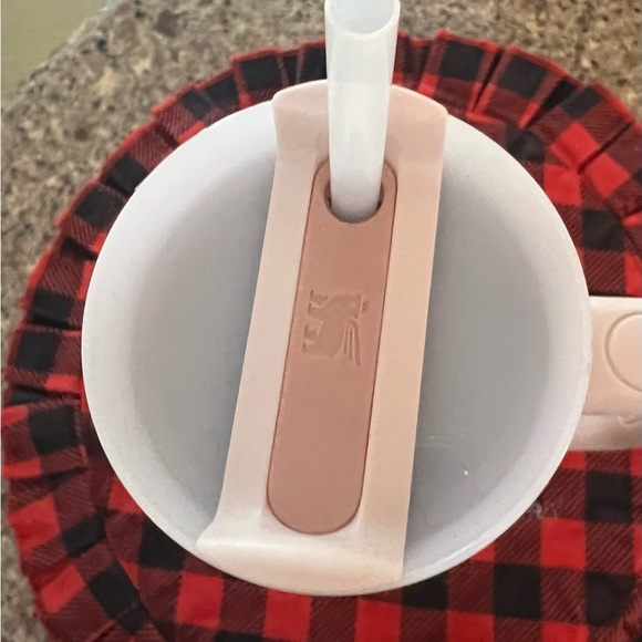 NWT Stanley Rose Quartz 30 oz Tumbler with Bow Design & Charm - Picture 5 of 9